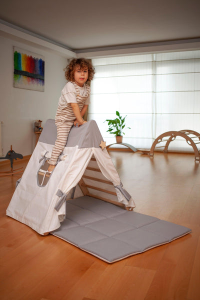 Climbing Triangle with Tent Cover, Mat, Ramp Red Oceanus