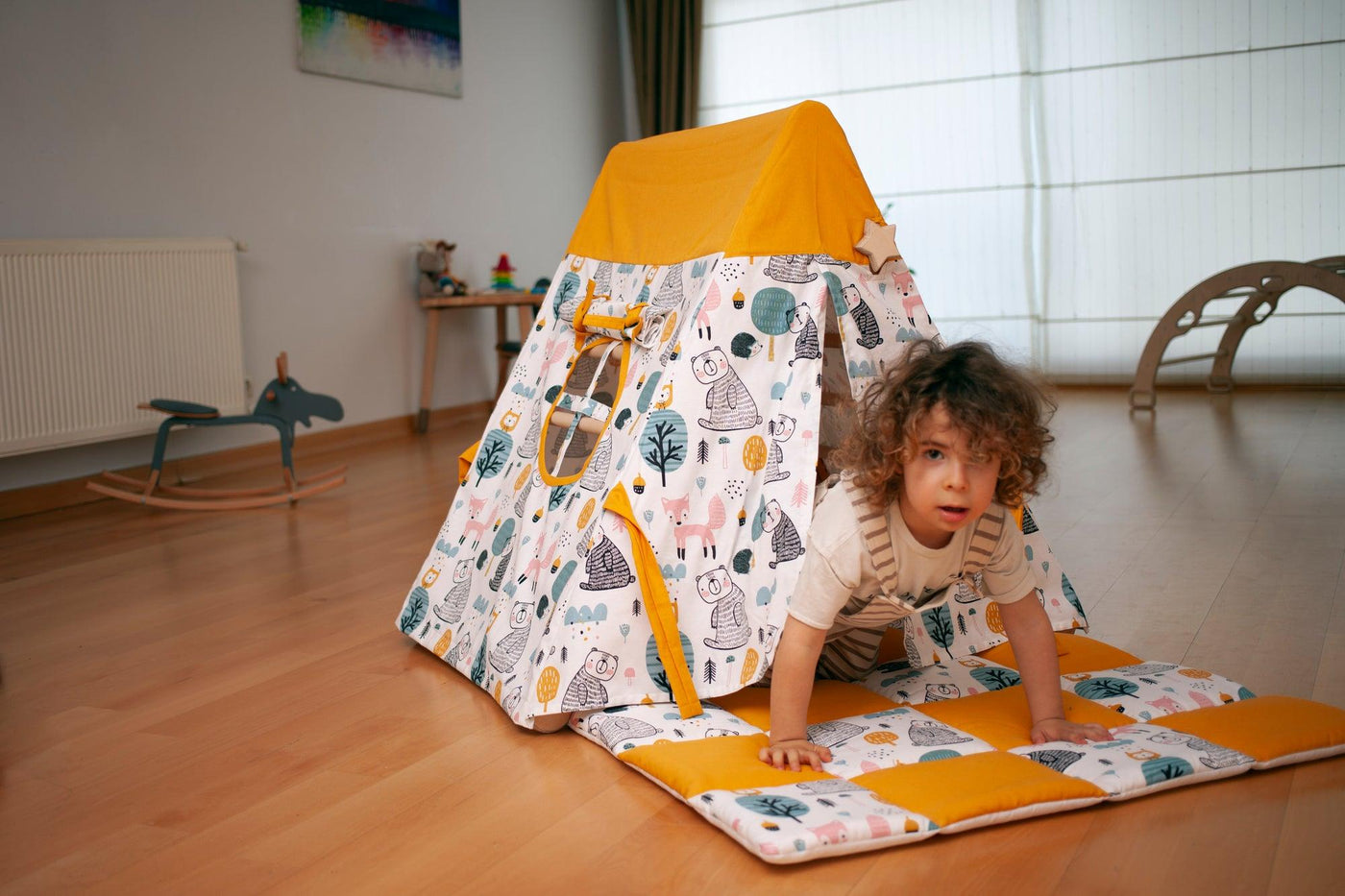 Climbing Triangle with Tent Cover, Mat, Ramp Red Oceanus